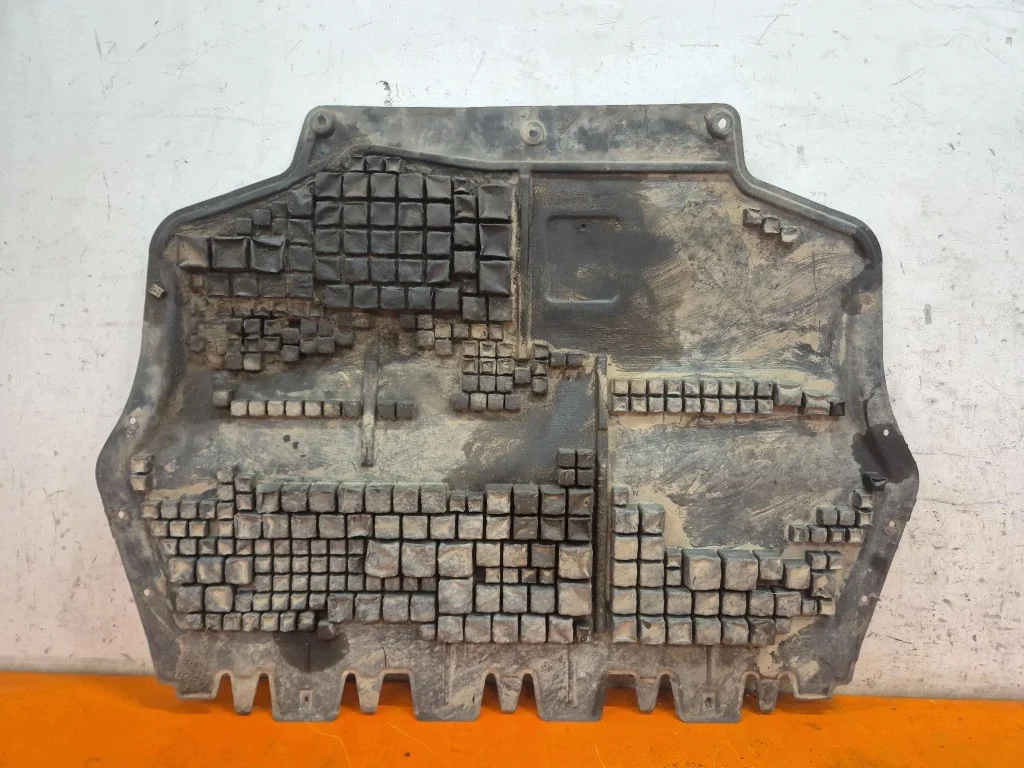 VW Touran 03-06 Unterbodenschutz 1K0825237N image 5