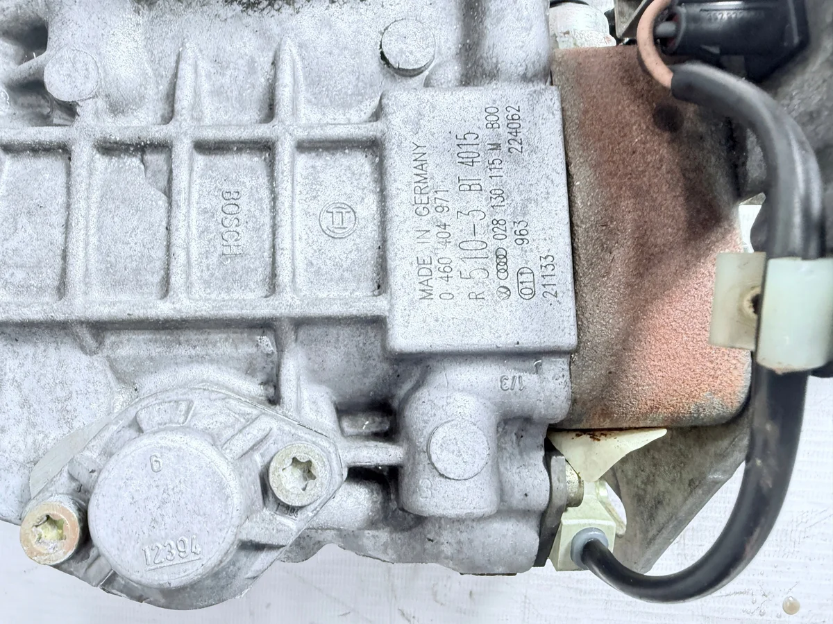 Polttoainepumppu Bosch 1.9 TDI Käytetty