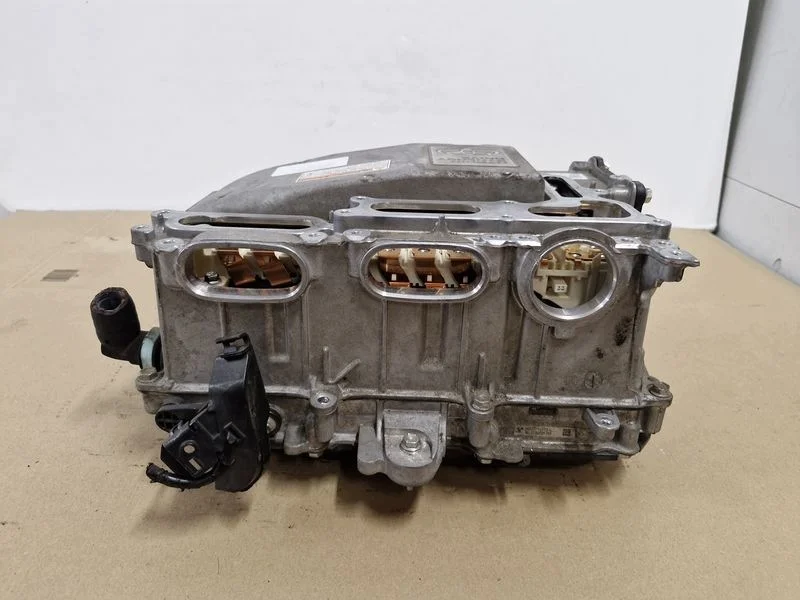 Toyota Yaris 3 1.5 Hybrid Wechselrichter G9200-52033 image 10