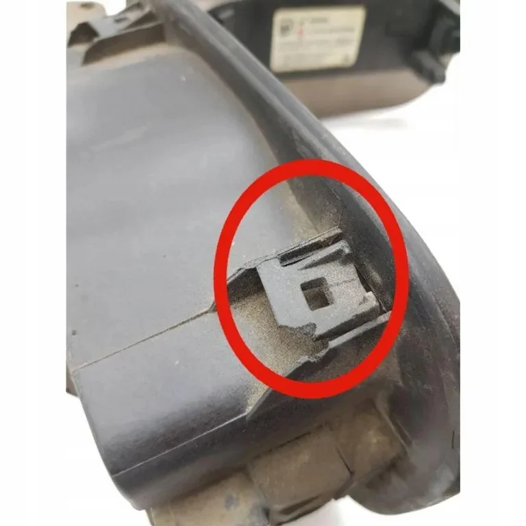 Land Rover Discovery IV Brandstofklep AH2227936AB image 5