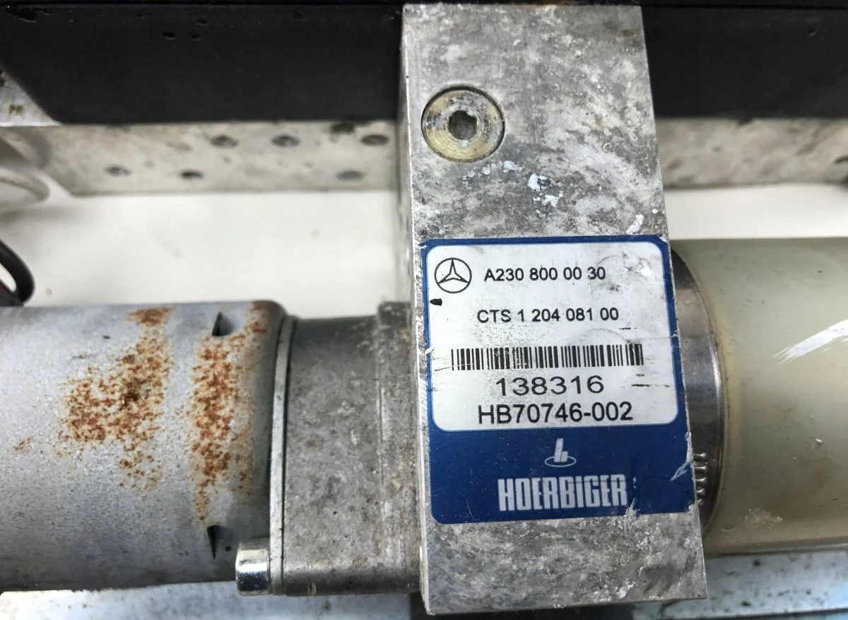 Motor Capota SL R230 Usado HB70058-002 image 3