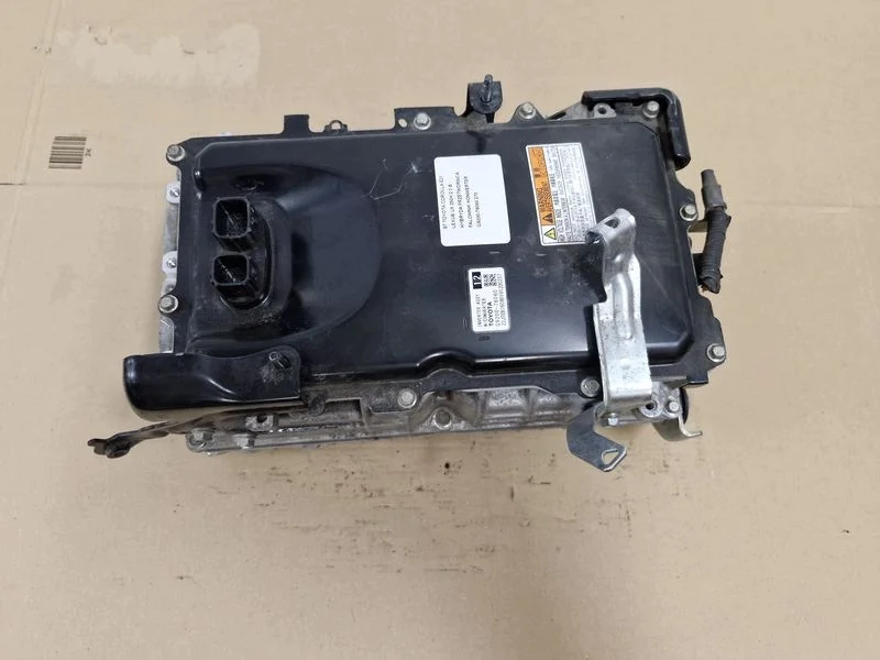 Toyota Corolla E21 Lexus UX 250H Wechselrichter