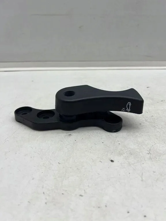Hood Release Handle BMW 3 E90 5123