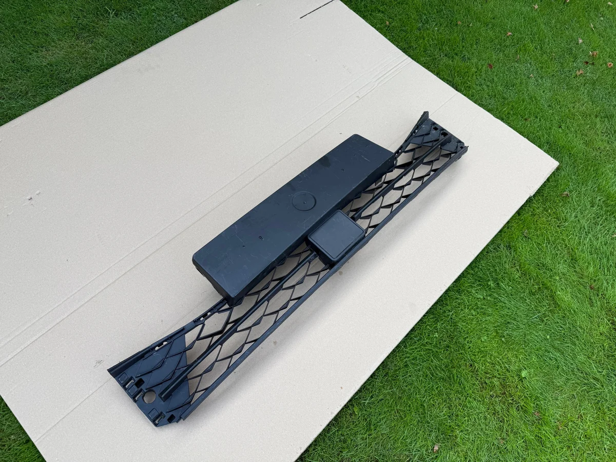 Seat Leon IV Front Bumper Grille 5FA853 image 3