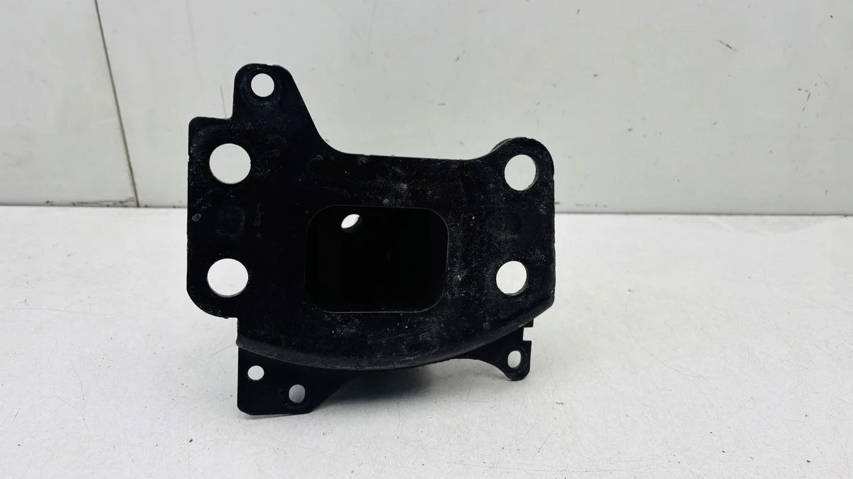 2005 Audi A3 S3 8P Front Bumper Support 8p0807134 image 3
