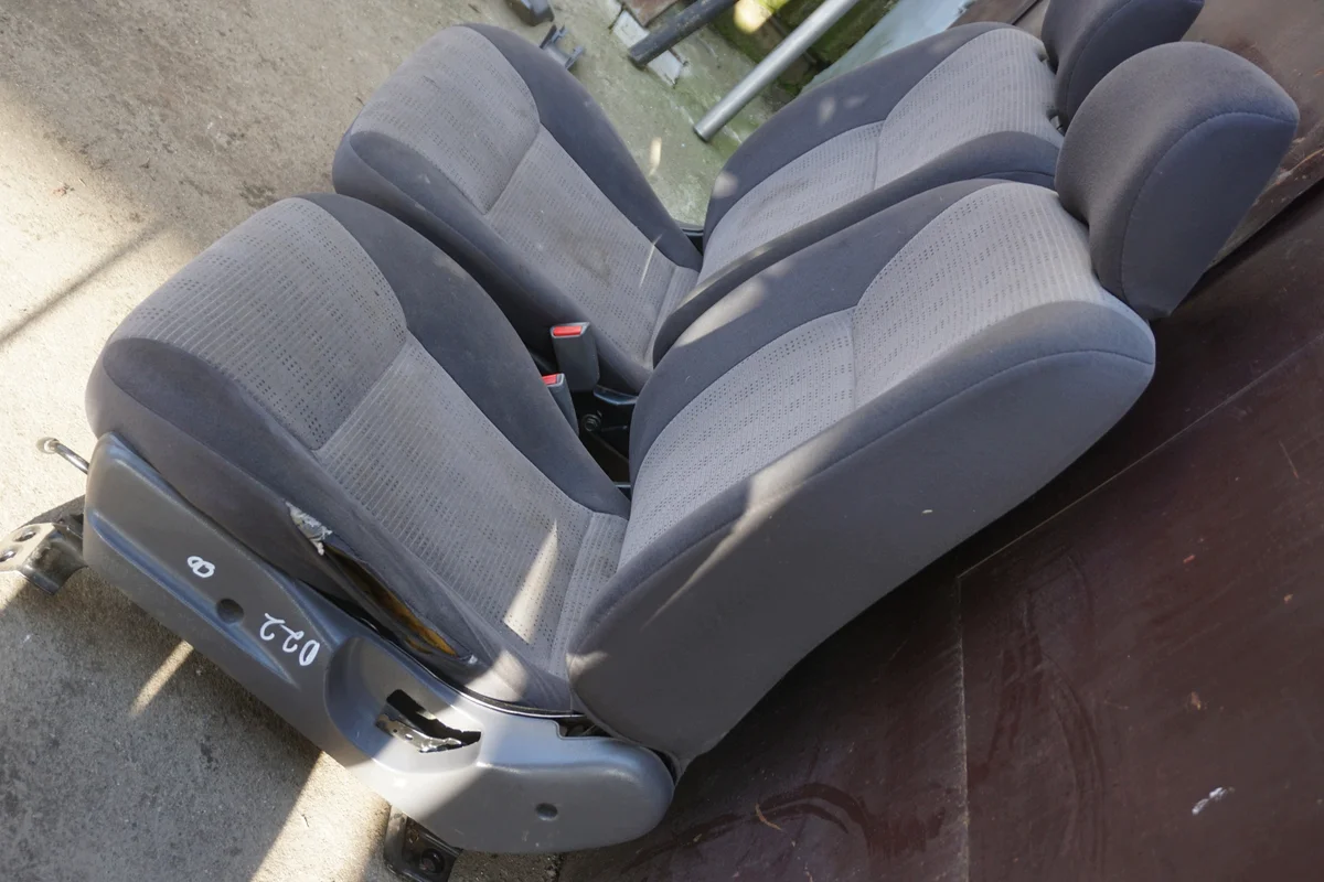 Nissan Navara D22 Sitze vorne 97-05 Europa image 7