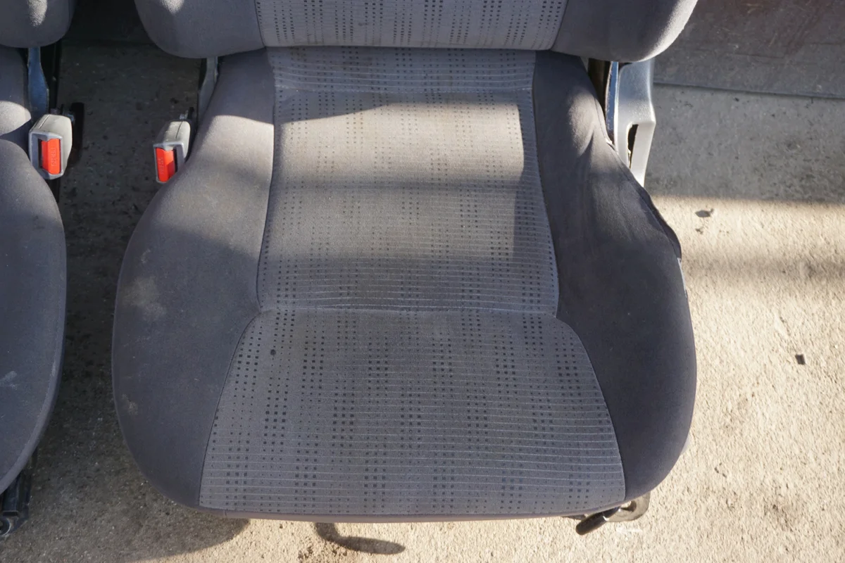 Nissan Navara D22 Sitze vorne 97-05 Europa image 10