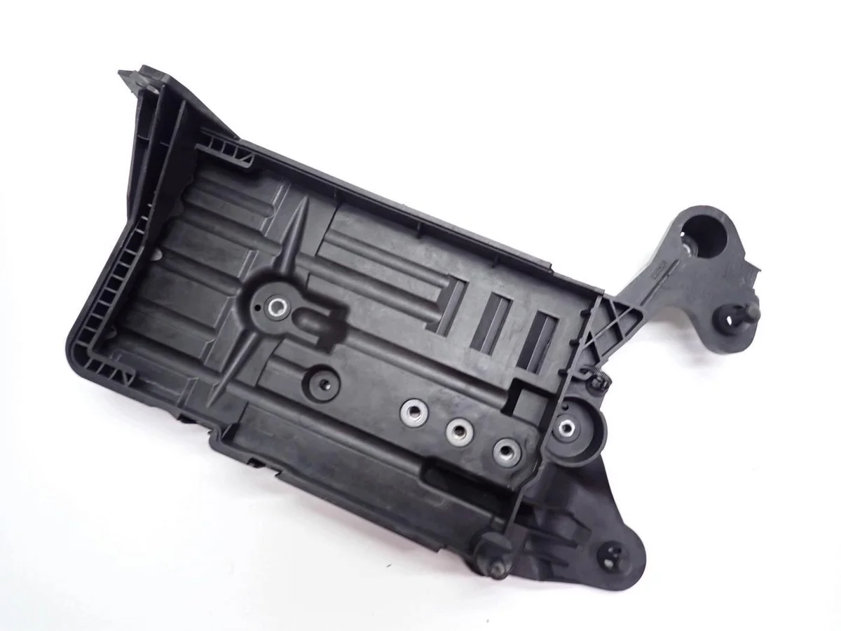 Base Suporte Bateria Skoda 5Q0915331K Usado