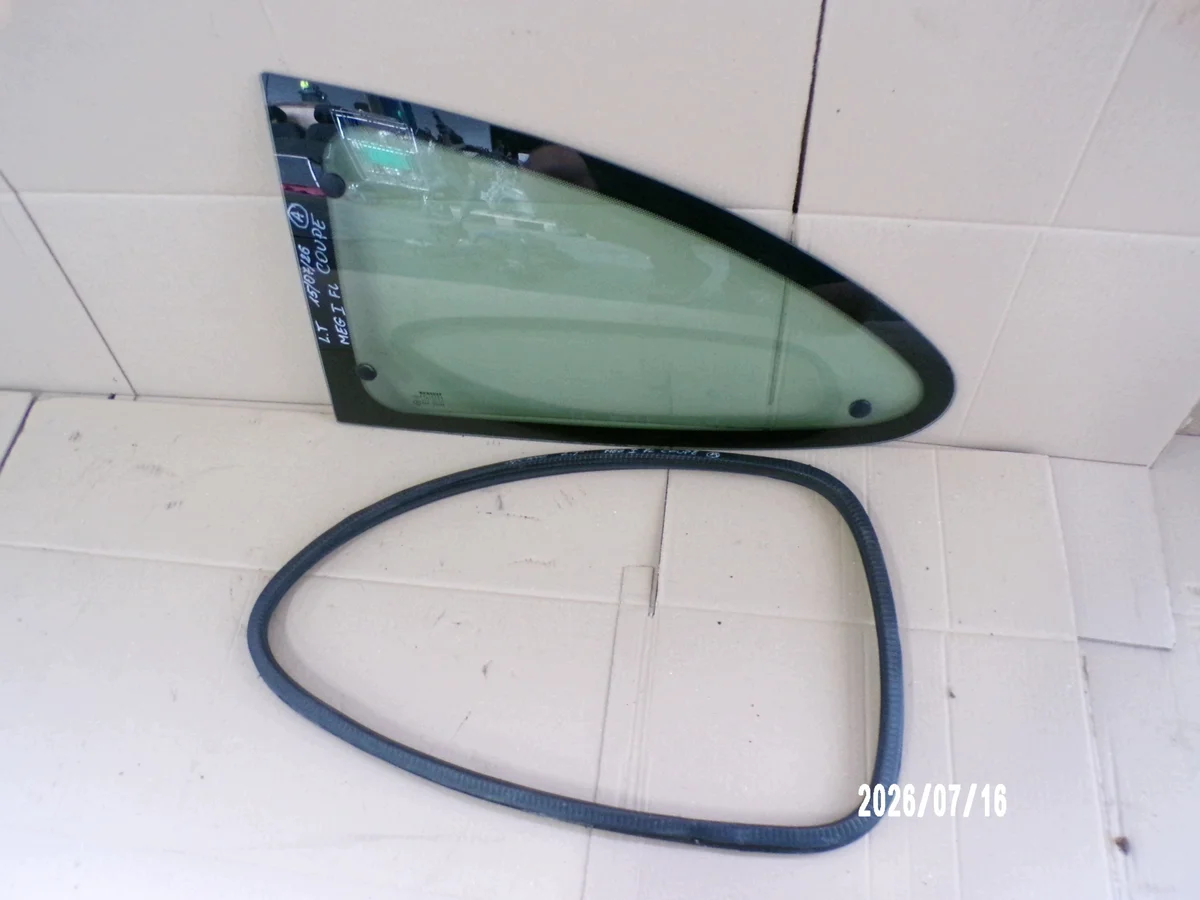 Vitres de porte arrière gauche Megane I