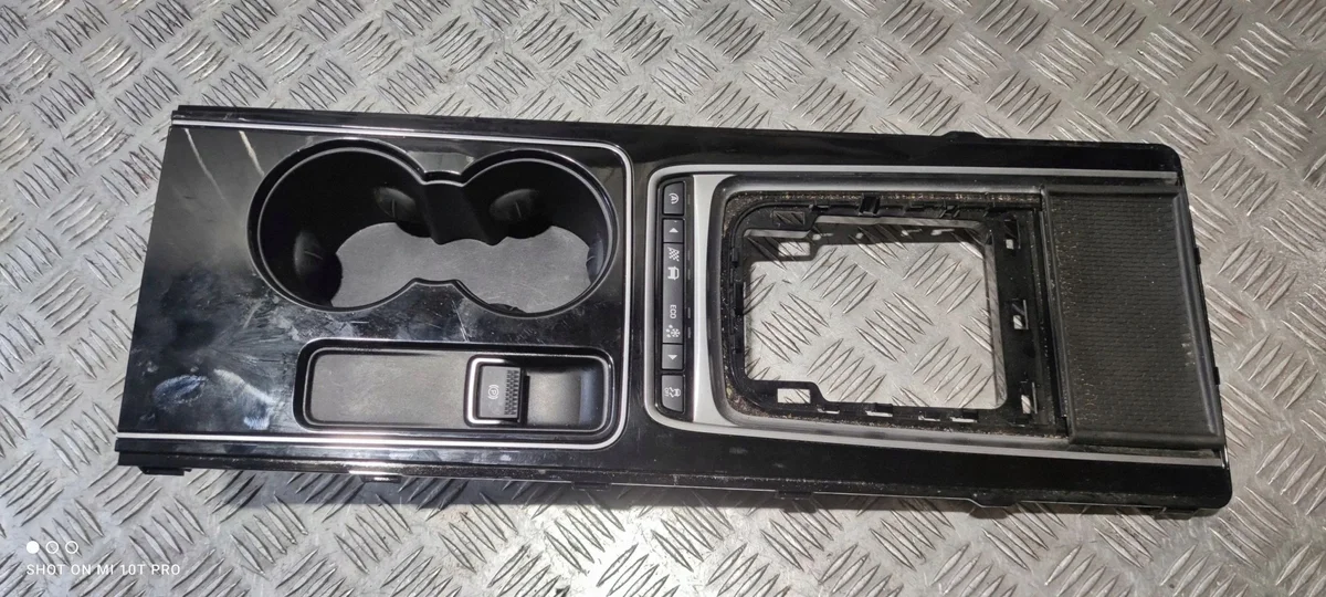 Jaguar XE Middenconsole GX73044E04D