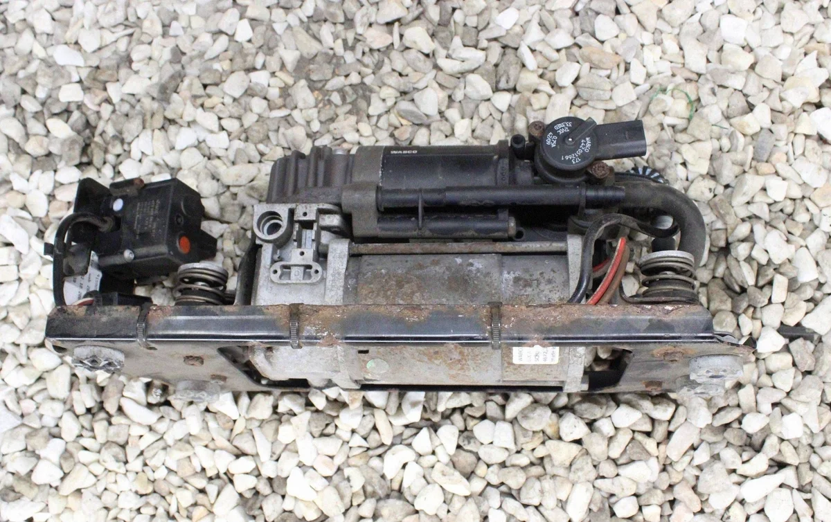 BMW 6794465 Kompressor för fjädring