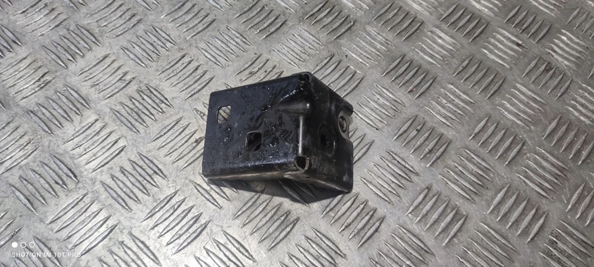 Support de pare-chocs Mercedes W205 A2056261400 image 3