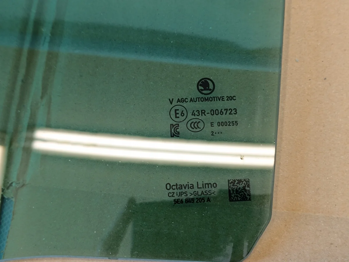 Vidro Porta Esquerda Traseira Skoda Octavia IV image 5