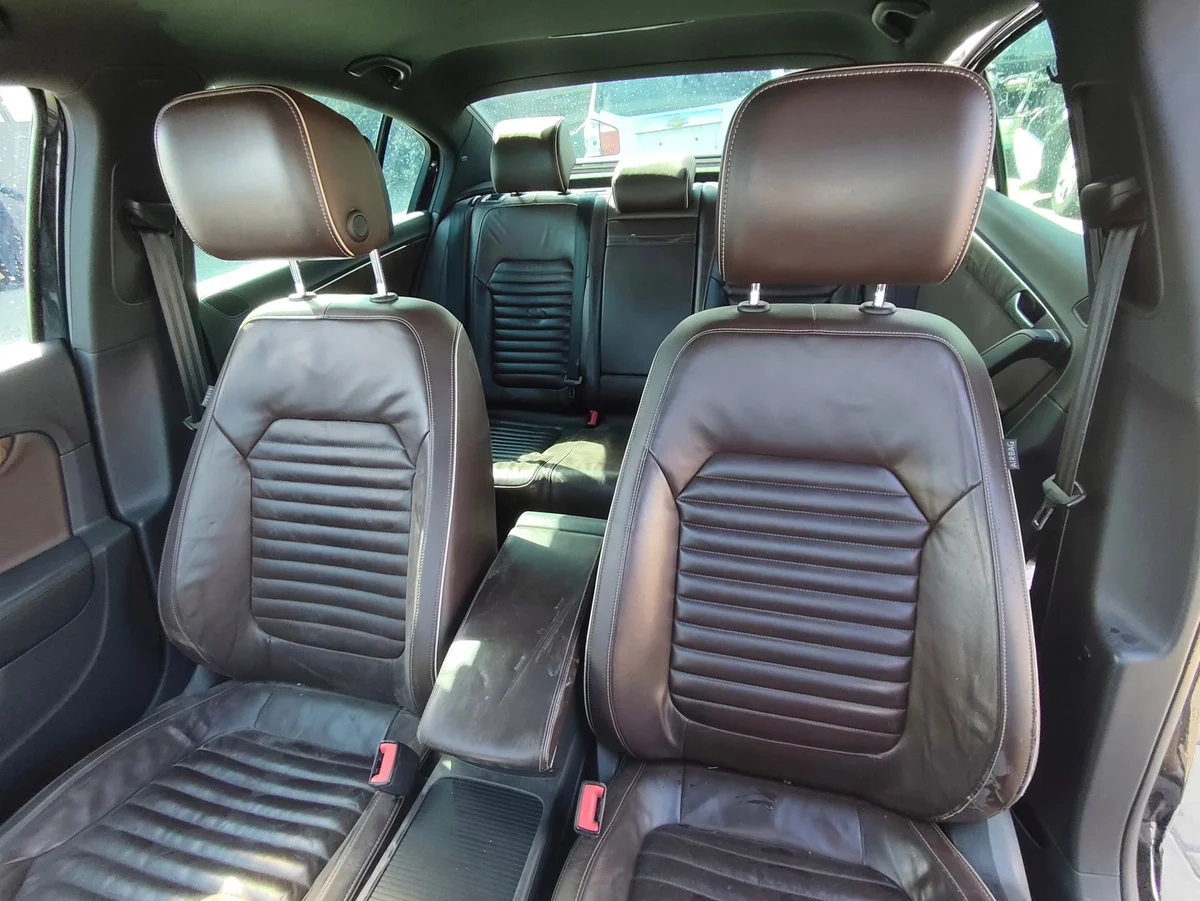 VW Passat B7 Bancada Couro Aquecida OEM image 2