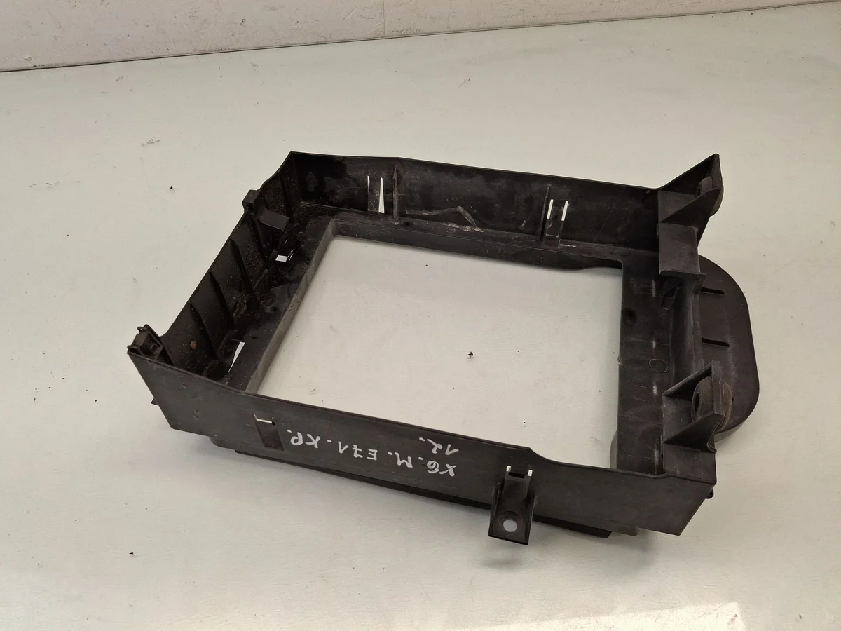 BMW X6 M 2011 Radiatorkoeling Bevestiging 7586544