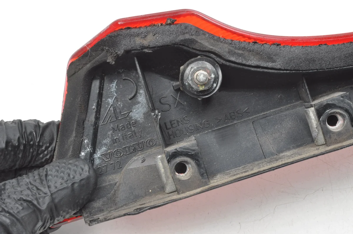 Volvo C70 II Rear Left Reflector Used image 3