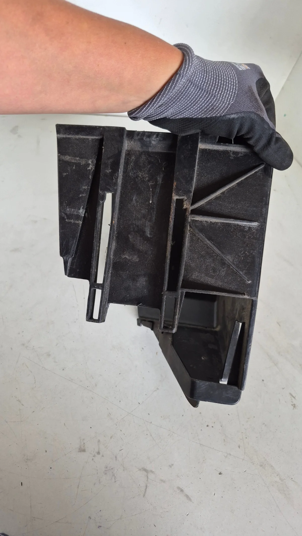 VW New Beetle Battery Cover 1C0915335 Used
