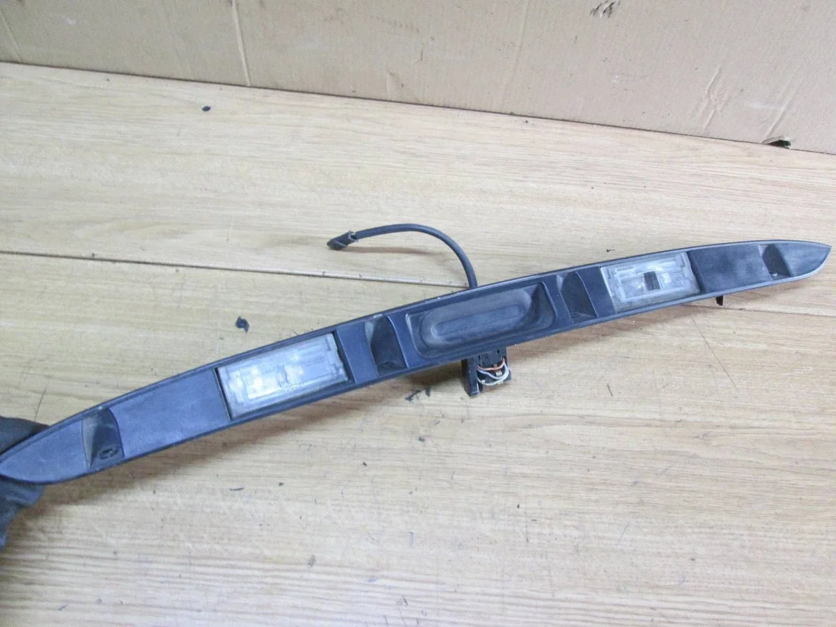 Poignée de coffre BMW E46 Sedan ENP2359