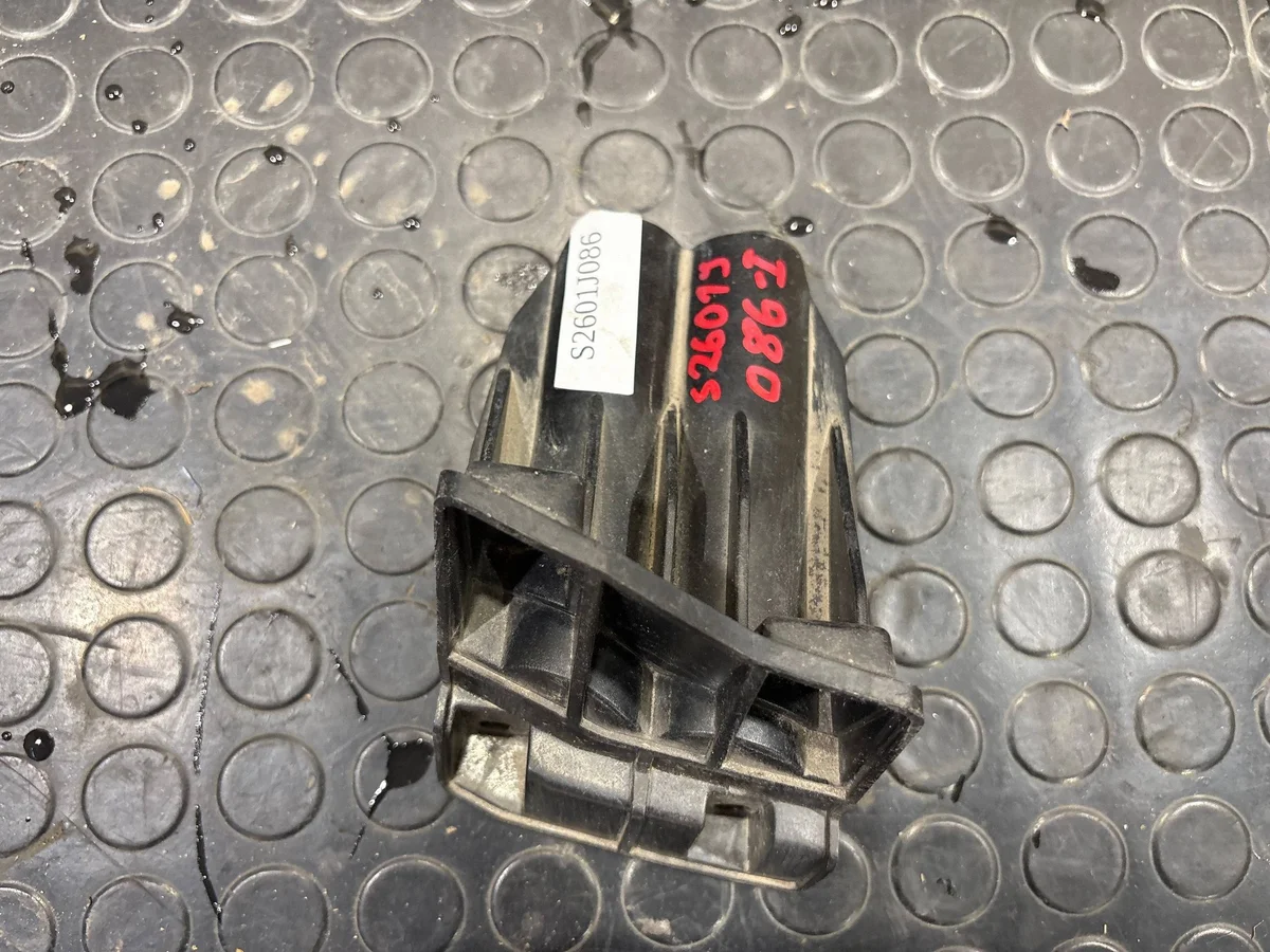 Kia Niro II 86356-AT000 Grille Bracket Right