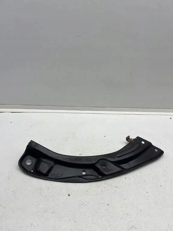 Panneau fixation radiateur Skoda Rapid 5JA805932A