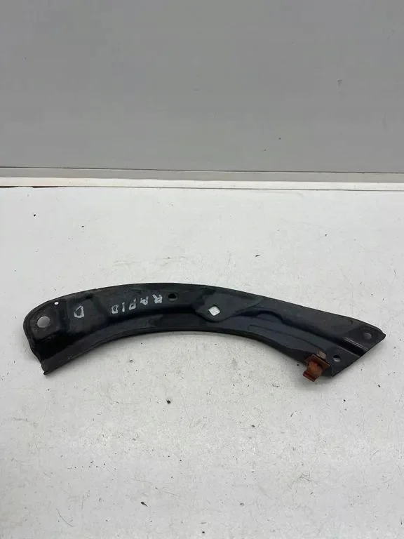 Panneau fixation radiateur Skoda Rapid 5JA805932A image 3