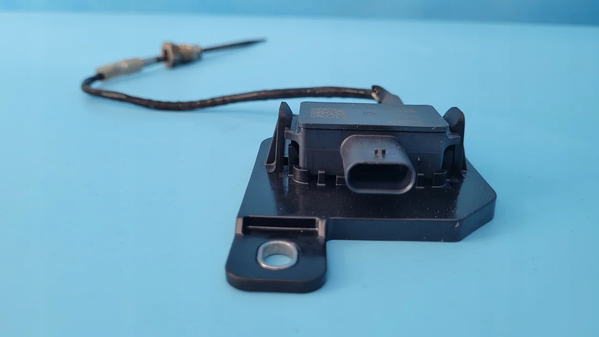 MERCEDES W206 Temperatuursensor A0009050512 image 5