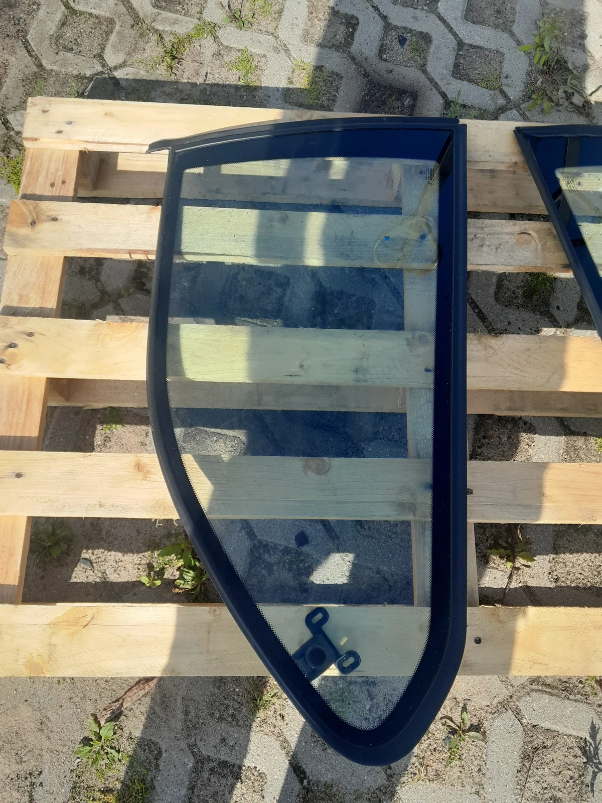 BMW E36 Compact Rear Side Window Left + Right image 3