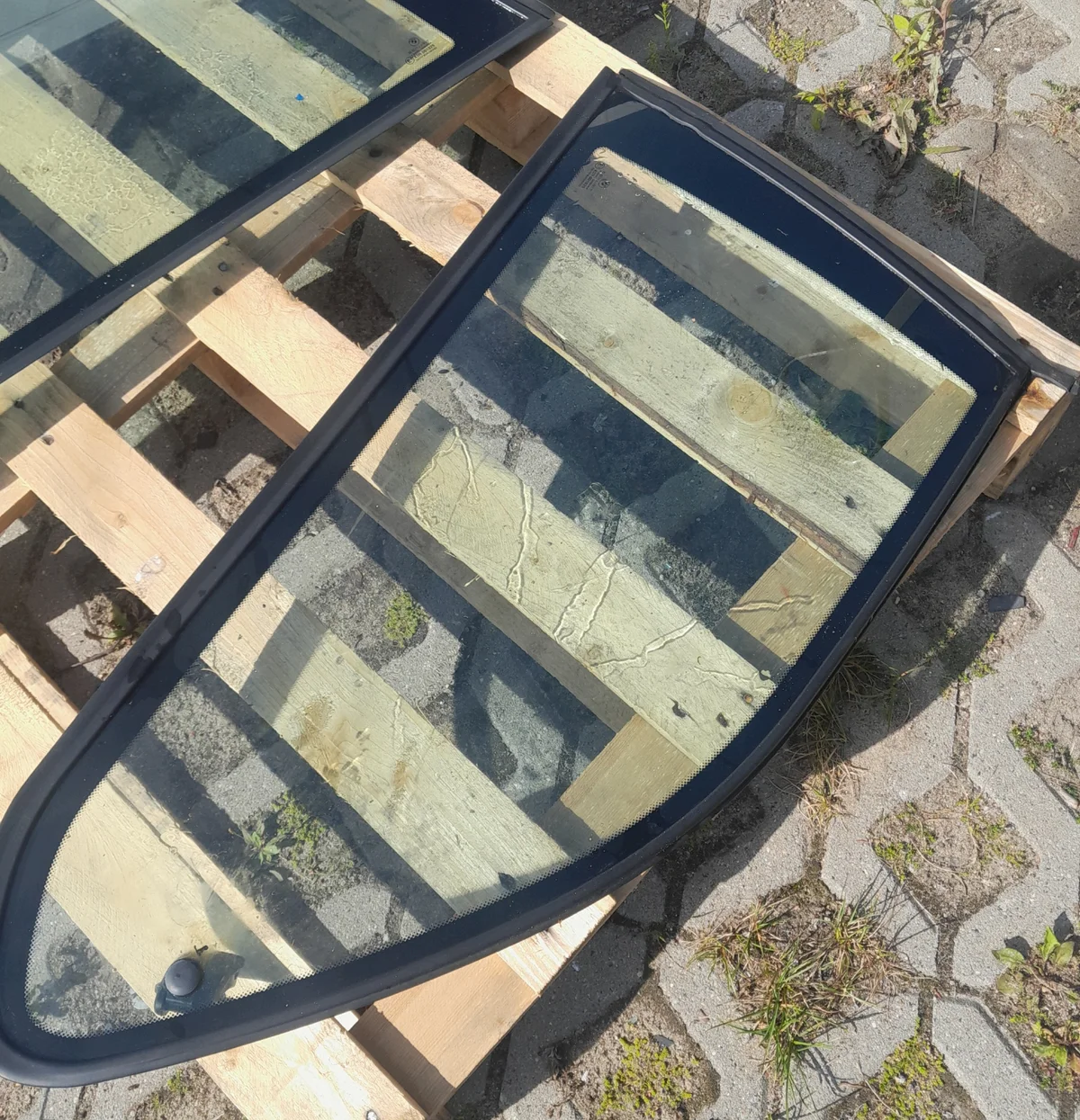 BMW E36 Compact Rear Side Window Left + Right image 4