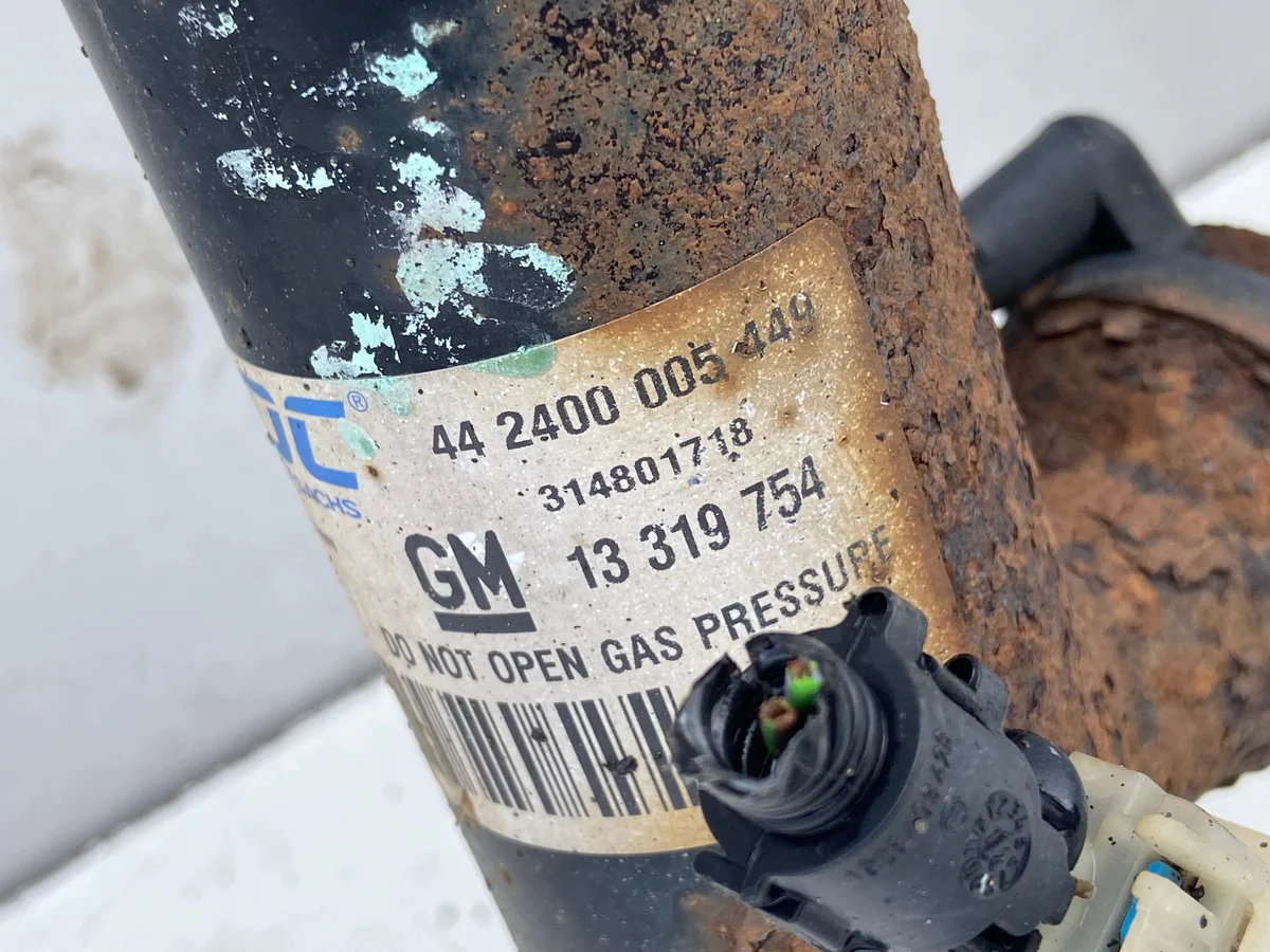Used Rear Shock Absorbers for Opel Insignia