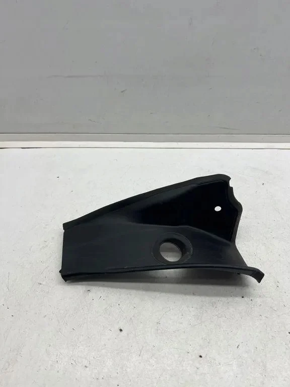 BMW X1 U11 2025 takavalojen kehys 9448829