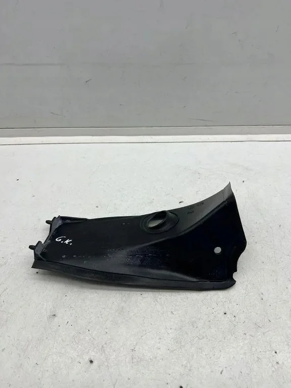 2025 BMW X1 U11 Tail Light Frame 9448829 image 4