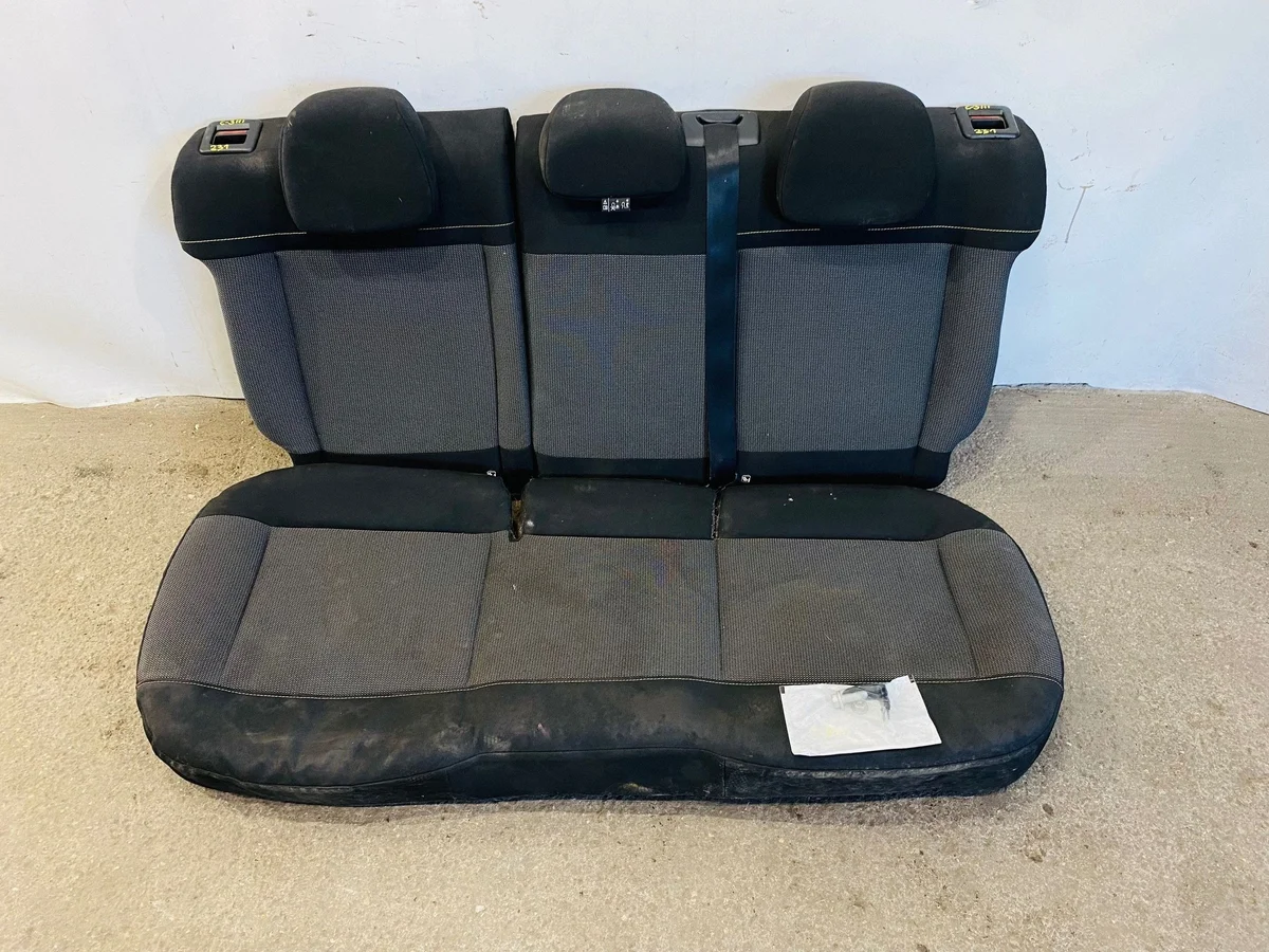 Schrauben Rücksitzbank Citroen C3 III AQJ6425