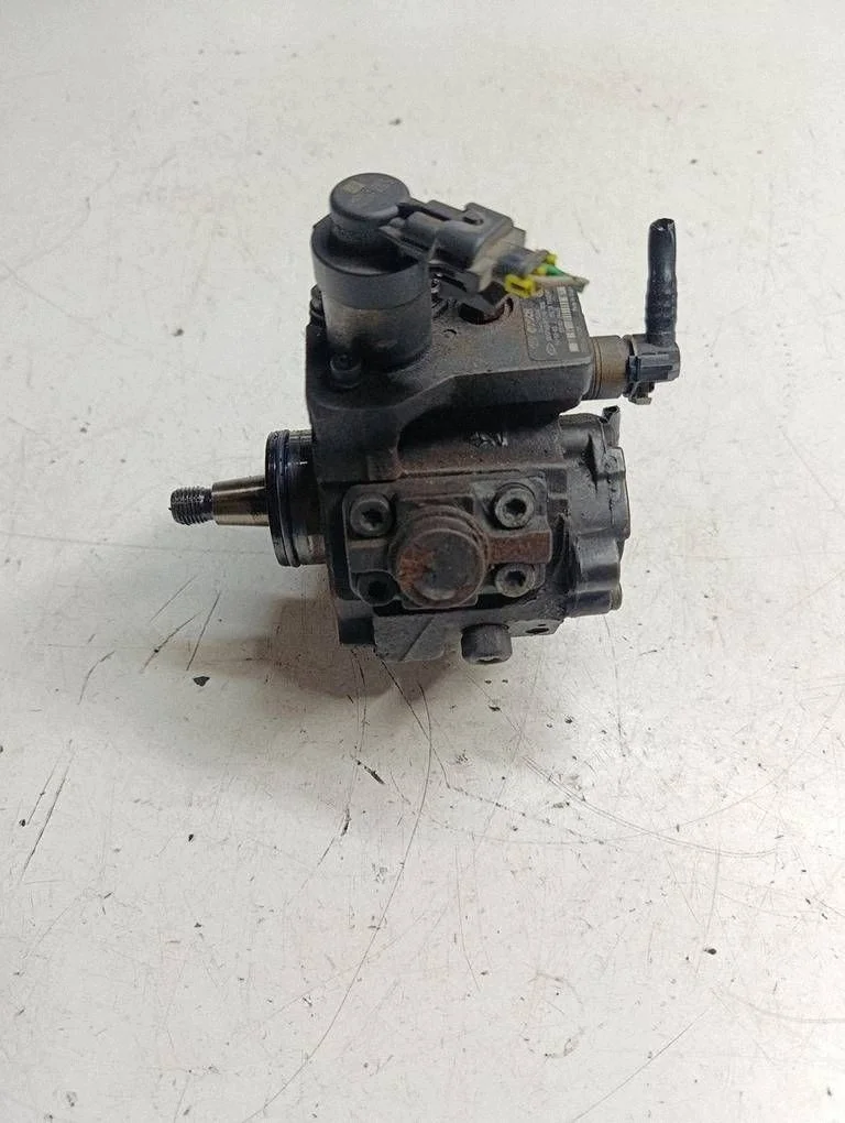 Brandstofpomp Kia Carens IV 1.7 CRDi 33100-2A420