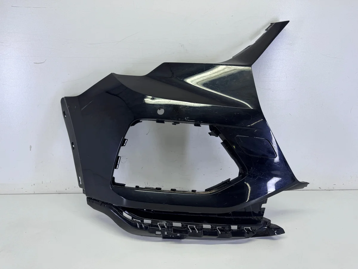 Audi Q3 II puskurin kulma oikea 83A807438