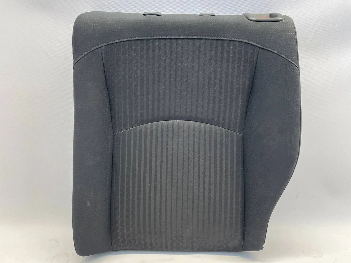 Toyota Prius IV dossier siège arrière gauche