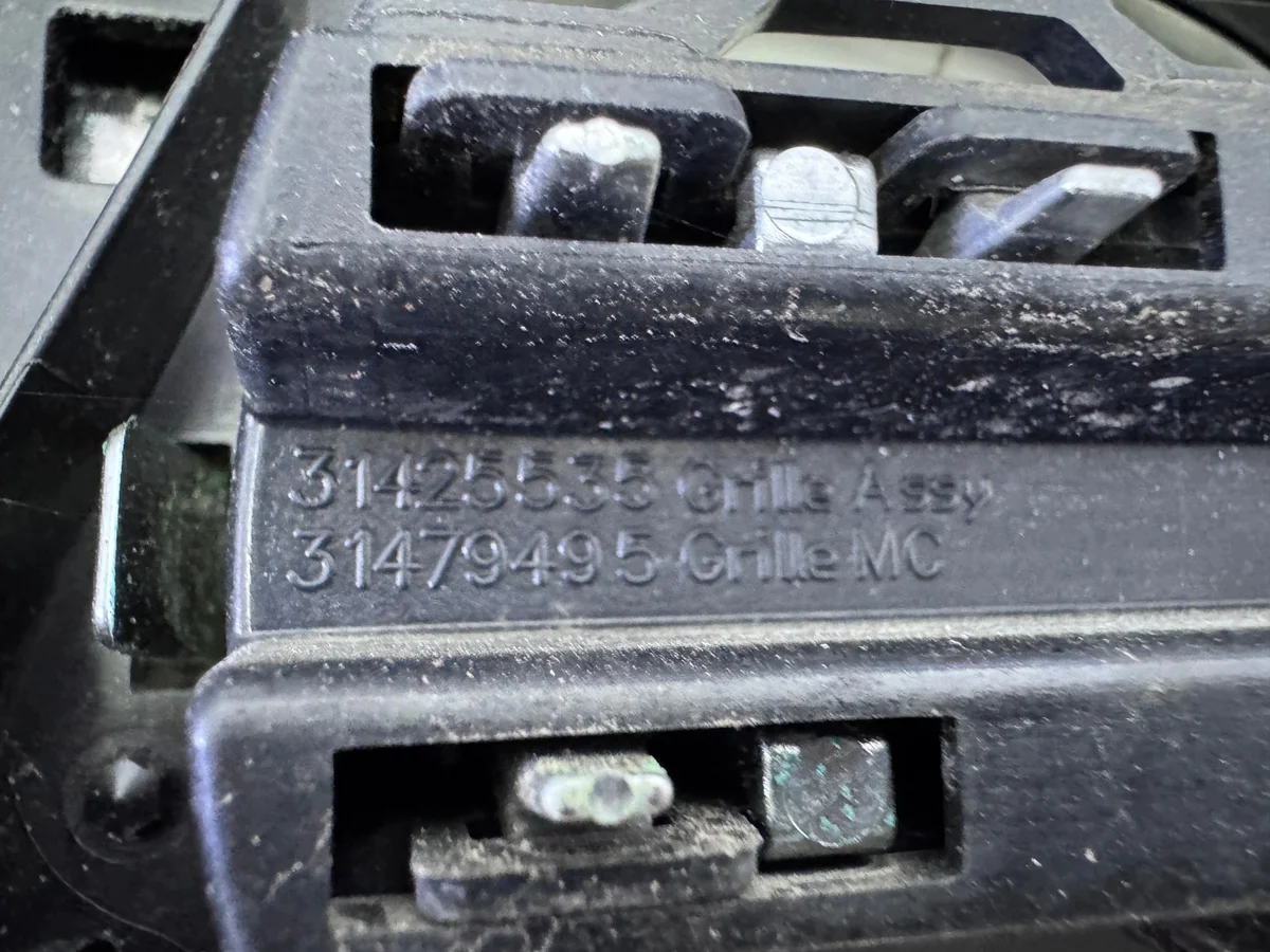 Volvo XC60 II 2017- Grill 31425535 image 7