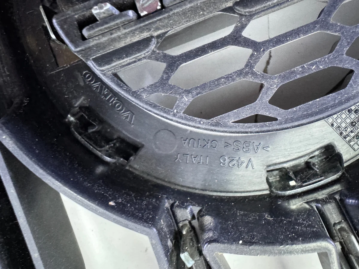 Volvo XC60 II 2017- Grill 31425535 image 9