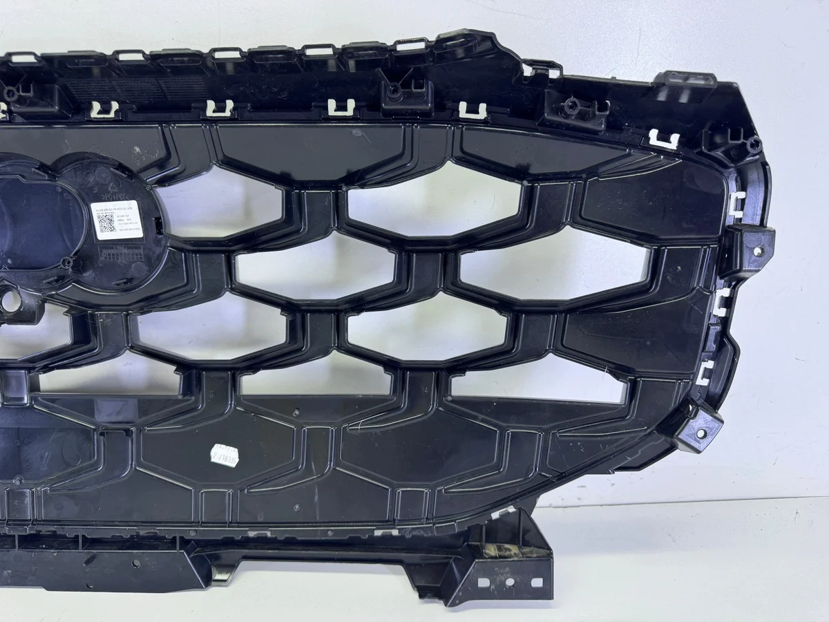 83H853651A Audi Q3 2025- Kühlergrill gebraucht image 8