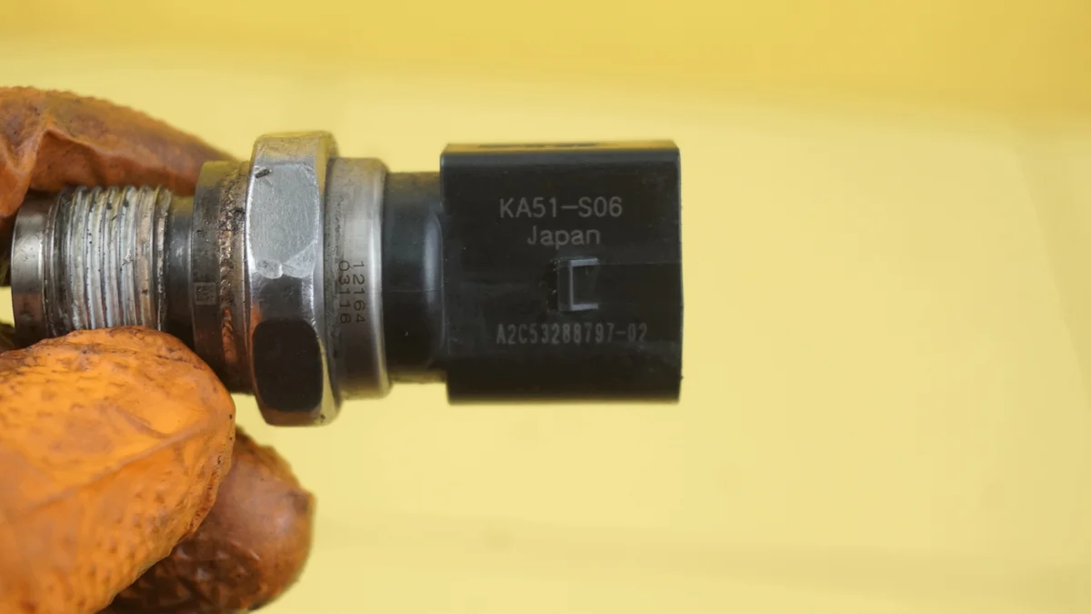 Sensor Pressão Combustível Ford Transit KA51-S06 image 3