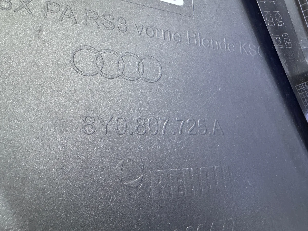 Audi RS3 8Y Grill Stoßstange 8Y0853651BE gebraucht image 10