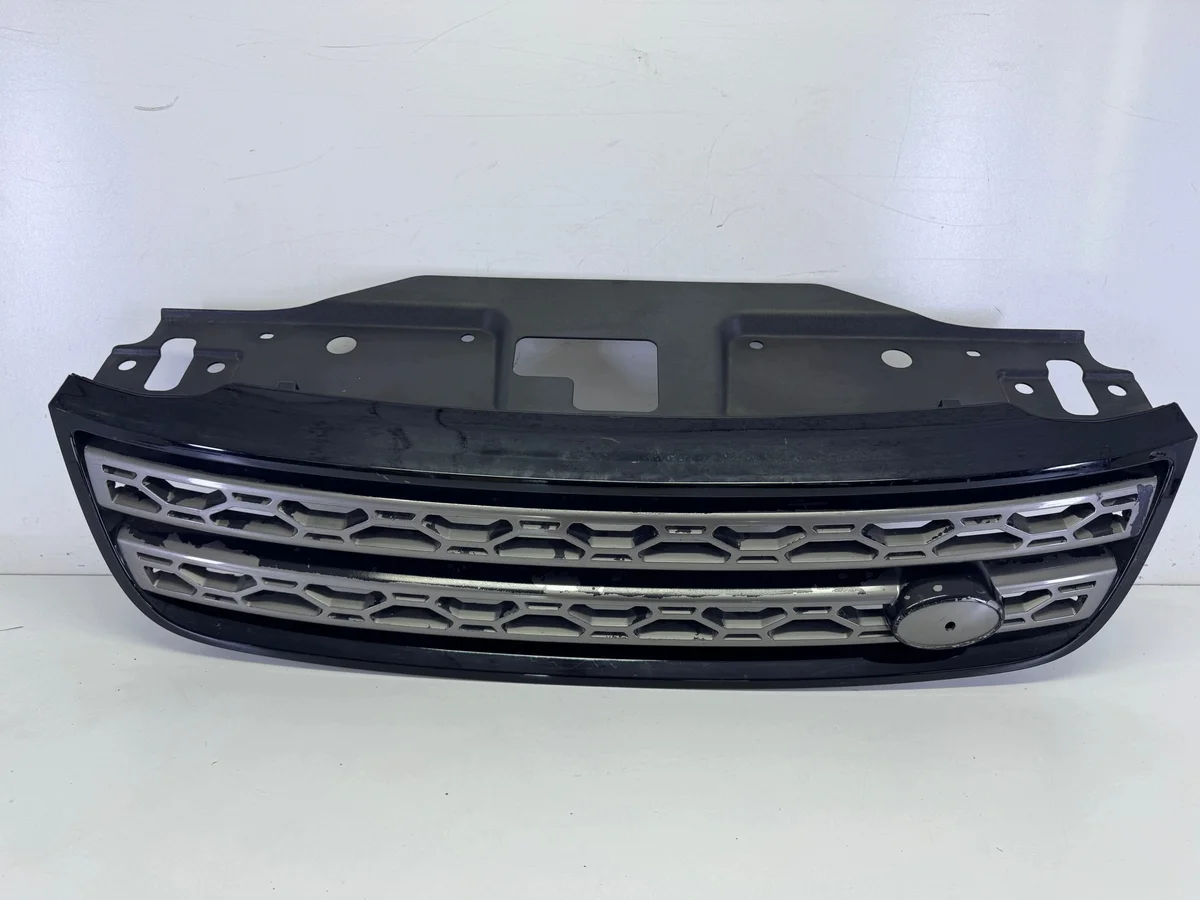 Land Rover Discovery V Grill HY32-8200