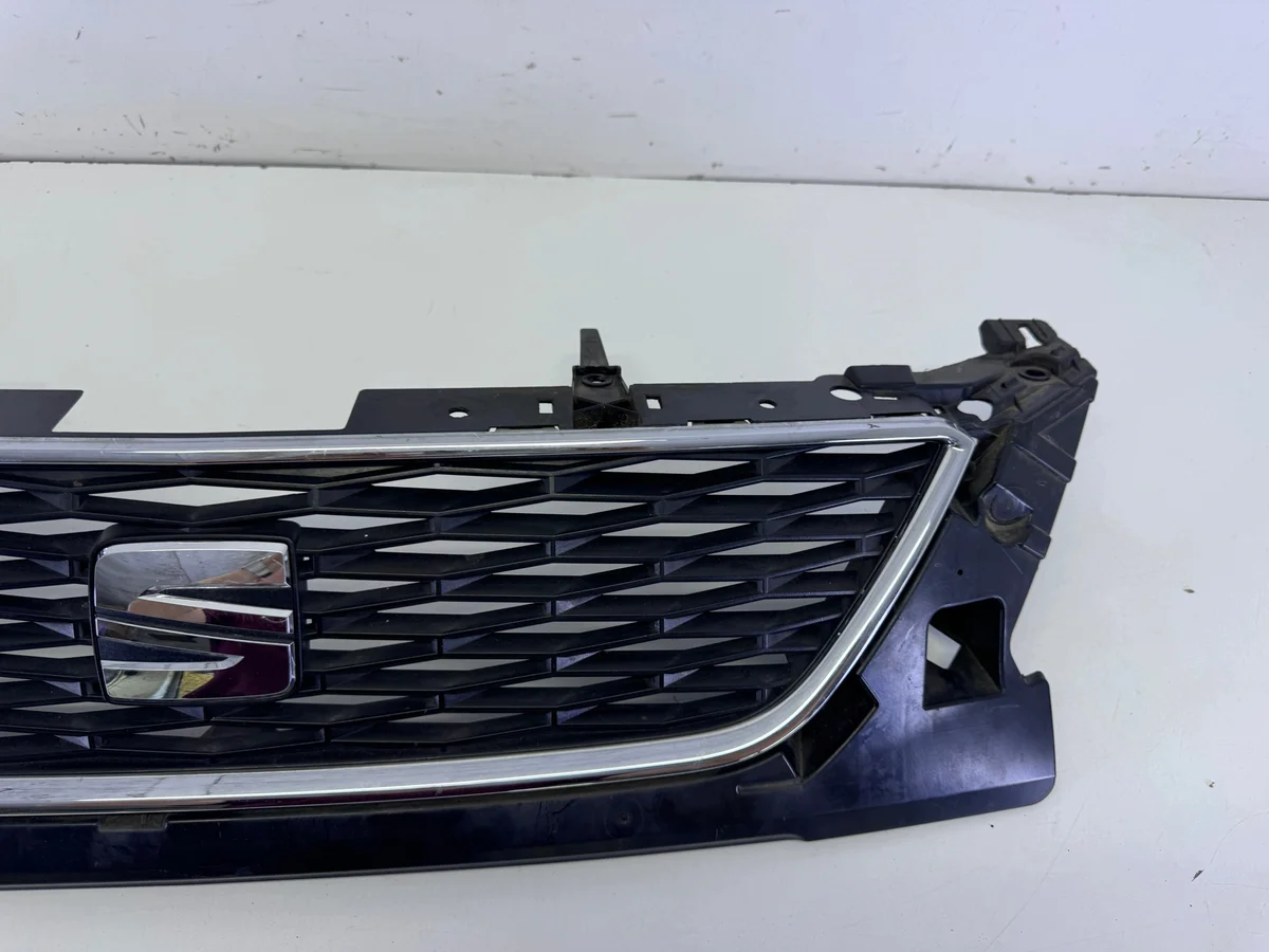 SEAT LEON III 3 LIFT Kühlergrill 5F0853654F image 5