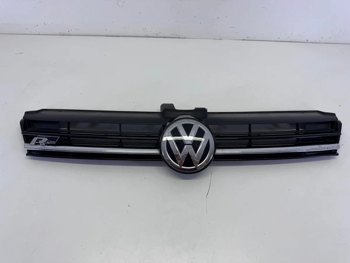 VW Golf VII R-Line etusäleikkö 5G0853653Q
