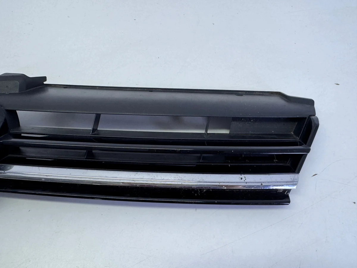 VW Golf VII 7 R-Line Kühlergrill gebraucht image 4