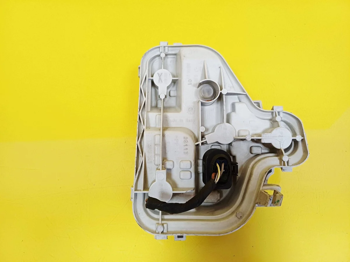 Baklykta Vänster Audi A3 8P 3-dörrars image 4