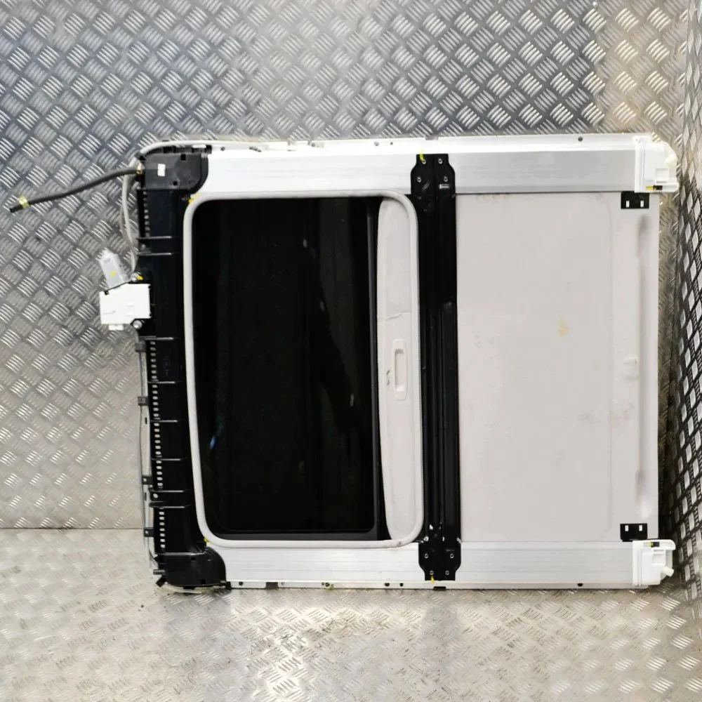Mitsubishi Grandis kattoluukku 43R00074