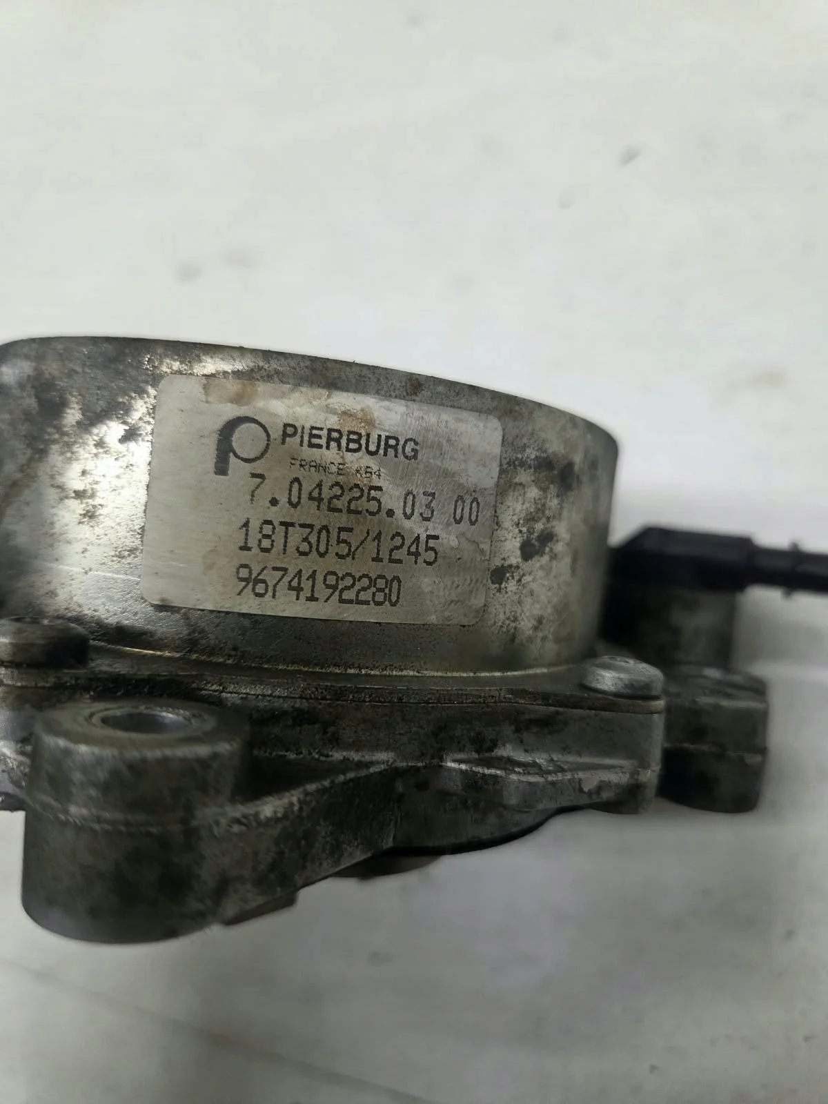 Alipainepumppu Ford Mondeo V 9674192280