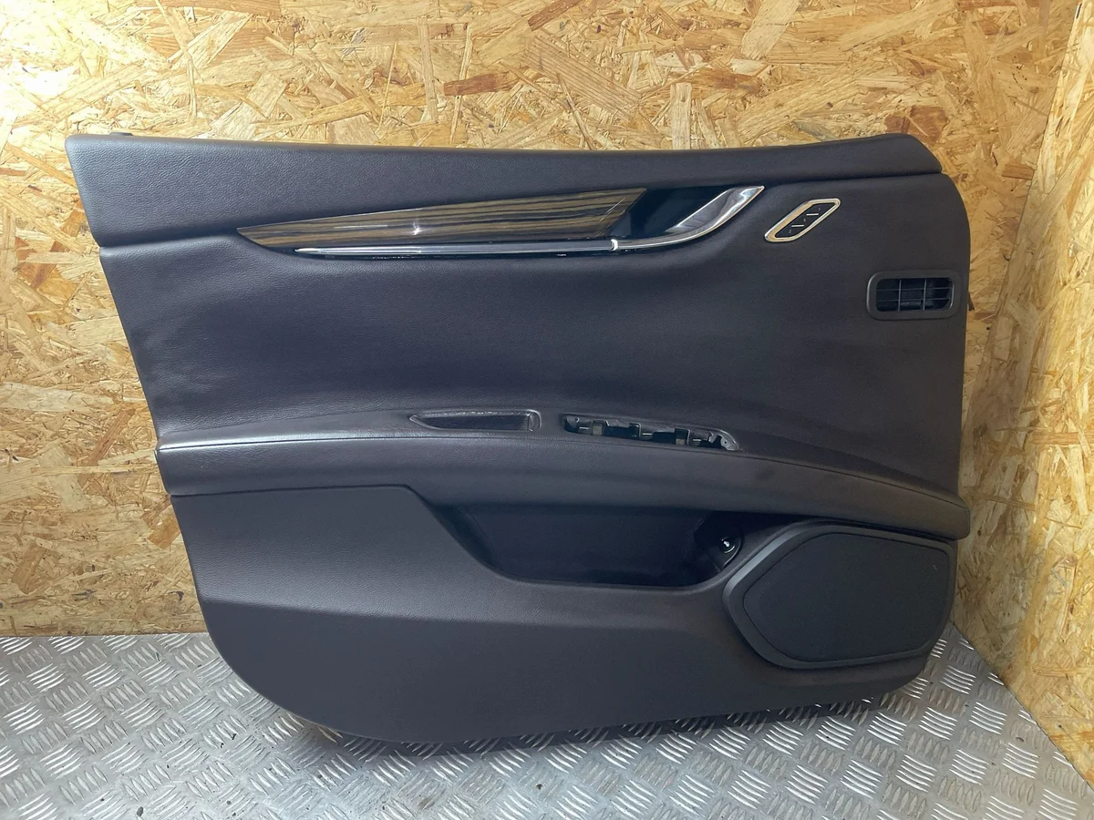 Maserati Quattroporte sisusta 105804245CL