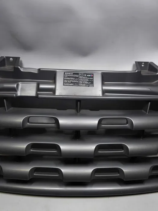 Grille Renault Master III 623100256R Gebruikt image 3