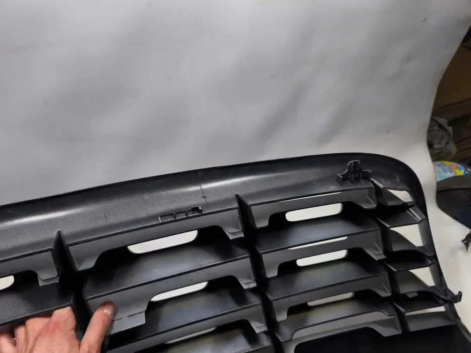 Grille Renault Master III 623100256R Gebruikt image 6